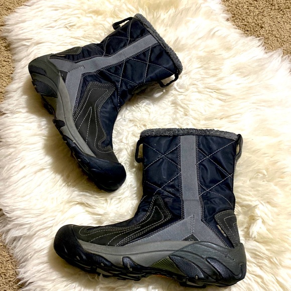 Keen Shoes - Keen Betty Quilted Winter Insulated Boots Size 9 Black